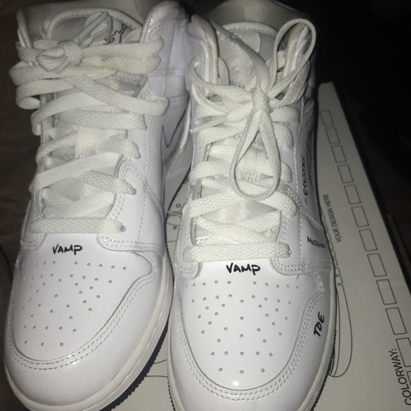 AIR JORDAN 1 MID SS (GS) - Picture 2 of 3